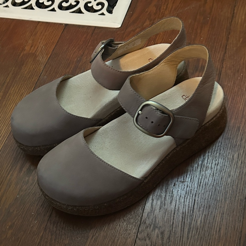 New Dansko Brynlee Clogs - Picture 3 of 8